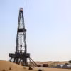 Một giàn khoan dầu tại Dubai, Các Tiểu Vương quốc Arab Thống nhất. (Ảnh: AFP/TTXVN)