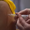 Tiêm vaccine. (Ảnh: AFP/TTXVN)