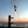 Video tên lửa của SpaceX trở lại bệ phóng trong tiếng hoan hô dậy đất