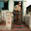 Nhân viên y tế phun thuốc diệt muỗi phòng ngừa virus Oropouche ở La Habana (Nguồn: Getty)