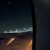 Hành khách hoảng loạn khi máy bay của Japan Airlines bốc cháy trên đường băng