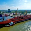 Hậu Giang tiếp nhận tàu tải trọng 20.000 tấn cập cảng VIMC. (Ảnh: Duy Khương/TTXVN)