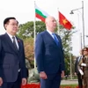 Chủ tịch Quốc hội Bulgaria Rosen Zhelyazkov chủ trì lễ đón trọng thể Chủ tịch Quốc hội Vương Đình Huệ thăm chính thức Bulgaria. (Ảnh: Doãn Tấn/TTXVN)