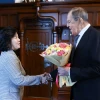 Bộ trưởng Ngoại giao Nga Sergei Lavrov (thứ 2, phải) và người đồng cấp Triều Tiên Choe Son Hui (trái) trong cuộc hội đàm tại thủ đô Moskva. (Ảnh: AFP/TTXVN)