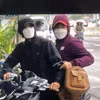 Hai nghi phạm trước thời điểm bị bắt giữ.. (Nguồn: Báo Tiền Phong)