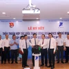 Lãnh đạo Trung ương Đoàn và VNPT khai trương cổng Hệ thống quản lý văn bản, điều hành công việc. (Ảnh: T.Q/Vietnam+)