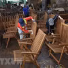 Sản xuất đồ gỗ xuất khẩu. (Ảnh: Vũ Sinh/TTXVN)