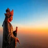Được công nhận là tượng Phật Bà bằng đồng cao nhất châu Á, tượng Phật Bà Tây Bổ Đà Sơn thu hút được đông đảo du khách đến hành hương, tham quan du lịch tại núi Bà Đen. (Ảnh: Thanh Tân/TTXVN) 