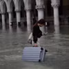Ngập lụt trên quảng trường San Marco ở Venice, Italy ngày 13/11/2019 do triều cường cao nhất trong 50 năm. (Ảnh: THX/TTXVN)