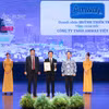 Ông Huỳnh Thiên Triều, Tổng Giám đốc Amway Việt Nam nhận Giải thưởng Top 5 Nhà lãnh đạo Tiêu biểu châu Á-Thái Bình Dương 2023.