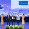 Ông Huỳnh Thiên Triều, Tổng Giám đốc Amway Việt Nam nhận Giải thưởng Top 5 Nhà lãnh đạo Tiêu biểu châu Á-Thái Bình Dương 2023.