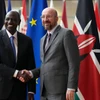 Tổng thống Kenya William Ruto (trái), và Chủ tịch Hội đồng châu Âu Charles Michel tại Bỉ hồi tháng 3/2023. (Ảnh: AP)