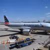 American Airlines bị phạt hơn 4 triệu USD vì chậm trễ trên đường băng