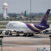 Máy bay của hãng hàng không Thai Airways tại sân bay Suvarnabhumi ở Bangkok, Thái Lan. (Ảnh: AFP/TTXVN)