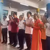 Kiều bào tại Udon Thani dâng hương giỗ Tổ Hùng Vương. (Ảnh: TTXVN phát)