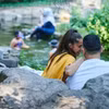 Những người dân Đức nhập cư thư giãn ở Viktoriapark, thuộc quận Kreuzberg của Berlin. Ảnh: DPA)