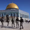 Lực lượng an ninh Israel tuần tra tại Núi Đền ở Jerusalem. (Ảnh: AFP/TTXVN)