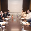 Chủ tịch Quốc hội Vương Đình Huệ gặp Chủ tịch Hạ viện Philippines Martin Romualdez. (Ảnh: Doãn Tấn/TTXVN)