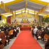Đông đảo tăng ni phật tử tham dự lễ cầu siêu. (Ảnh: Minh Tâm/TTXVN)