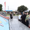 Tổng Giám đốc TTXVN Vũ Việt Trang và Chủ tịch Thông tấn xã Prensa Latina (Cuba) Luis Enrique González Acosta thăm Di tích Kỳ đài Hiền Lương. (Ảnh: Minh Quyết/TTXVN)