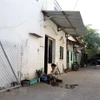 Một xóm trọ ở xã Vĩnh Lộc A, huyện Bình Chánh, Thành phố Hồ Chí Minh. (Ảnh: Hồng Đạt/TTXVN)