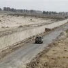 Lực lượng bảo vệ biên giới Iran tuần tra tại khu vực Milak, gần biên giới Iran-Afghanistan. (Ảnh: AFP/TTXVN)
