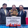 Cơ thủ người Tây Ban Nha, Daniel Sanchez (giữa) vô địch Giải Billiards Carom 3 băng Quốc tế PBA LPBA SY Bazzar Hà Nội Open 2024. (Ảnh: Việt Anh/Vietnam+)
