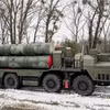 Hệ thống phòng không S-400 tham gia cuộc tập trận ở Brest, Belarus, ngày 9/2/2022. (Ảnh: AFP/TTXVN)