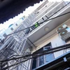 Thành phố Hà Nội yêu cầu các đơn vị triển khai ngay các giải pháp để giảm thiểu nguy cơ mất an toàn đối với các công trình nhà ở riêng lẻ nhiều tầng, nhiều căn hộ ở. (Ảnh: PV/Vietnam+)