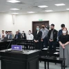 Các bị cáo tại phiên tòa xét xử hôm 9/4. (Ảnh: Kim Anh/TTXVN)
