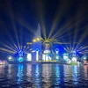 Trình diễn nghệ thuật ánh sáng, bắn pháo hoa tại Ninh Kiều, Cần Thơ. (Ảnh: Ánh Tuyết/TTXVN)