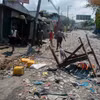 Hiện trường đổ nát sau một vụ tấn công của các băng nhóm vũ trang ở Port-au-Prince, Haiti ngày 20/3/2024. (Ảnh: AFP/TTXVN)
