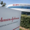 Trụ sở hãng Johnson & Johnson tại Irvine, California, Mỹ. (Ảnh: AFP/TTXVN)