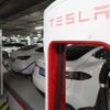 Một trạm sạc của hãng xe điện Tesla. (Ảnh: Yonhap/TTXVN)