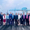 Đoàn công tác thăm và làm việc với Cảng Gothenburg (Thuỵ Điển), cảng biển lớn nhất khu vực Bắc Âu, nhằm thúc đẩy hợp tác trong lĩnh vực cảng biển, logistics. (Ảnh: TTXVN phát)