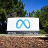 Biểu tượng Meta tại trụ sở ở Menlo Park, California, Mỹ. (Ảnh: AFP/TTXVN)