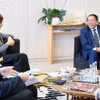 Bà Audrey Azoulay, Tổng Giám đốc UNESCO tiếp Bộ trưởng Văn hóa, Thể thao và Du lịch Nguyễn Văn Hùng. (Ảnh: Nguyễn Thu Hà/TTXVN)