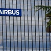 Biểu tượng hãng máy bay Airbus tại trụ sở ở Saint-Martin du Touch, ngoại ô Toulouse, Pháp. (Ảnh: AFP/TTXVN)