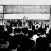 Hàng ngàn người dân tỉnh Kiến Phong míttinh và làm lễ thượng cờ chào mừng Mặt trận Dân tộc Giải phóng miền Nam Việt Nam ra đời. (Nguồn: TTXVN)