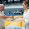 Cử tri bỏ phiếu bầu Nghị viện châu Âu tại điểm bầu cử ở New Caledonia, Pháp ngày 9/6/2024. (Ảnh: AFP/TTXVN)
