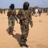 Các chiến binh nhóm phiến quân Al-Shabaab tại Elasha Biyaha, Somalia, ngày 13/2/2012. (Ảnh: AFP/TTXVN)