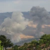 Khói bốc lên sau cuộc không kích của Israel xuống Jezzine, miền Nam Liban ngày 22/9/2024. (Ảnh: THX/TTXVN)