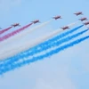 Phi đội bay "Mũi tên đỏ" của Không quân Hoàng gia Anh trình diễn tại Triển lãm hàng không quốc tế Farnborough ở Hampshire ngày 22/7/2024. (Ảnh: Getty Images/TTXVN)