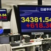 Bảng chỉ số chứng khoán tại Tokyo, Nhật Bản. (Ảnh: Kyodo/TTXVN)