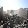 Cảnh đổ nát sau cuộc không kích của Israel xuống Khan Younis, Dải Gaza, ngày 26/10/2023. (Ảnh: THX/TTXVN)