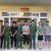 Nhóm đối tượng xuất cảnh trái phép sang Lào bị bắt quả tang tại Hướng Hóa, Quảng Trị. (Nguồn: Báo Lao động)