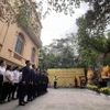 Bí thư Thành ủy Đinh Tiến Dũng và lãnh đạo thành phố dâng hương kỷ niệm 120 năm ngày sinh đồng chí Trần Phú. (Ảnh: Minh Ngọc/TTXVN)
