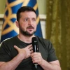 Tổng thống Ukraine Volodymyr Zelensky phát biểu họp báo tại Kiev ngày 15/7/2024. (Ảnh: Getty Images/TTXVN)