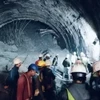 Công tác cứu hộ được triển khai tại hiện trường vụ sập đường hầm ở bang Uttarakhand, miền Bắc Ấn Độ ngày 12/11/2023. (Ảnh: PTI/TTXVN)