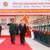 Chủ tịch Quốc hội Vương Đình Huệ đến thăm Tổng cục Công nghiệp Quốc phòng. (Ảnh: Doãn Tấn/TTXVN)